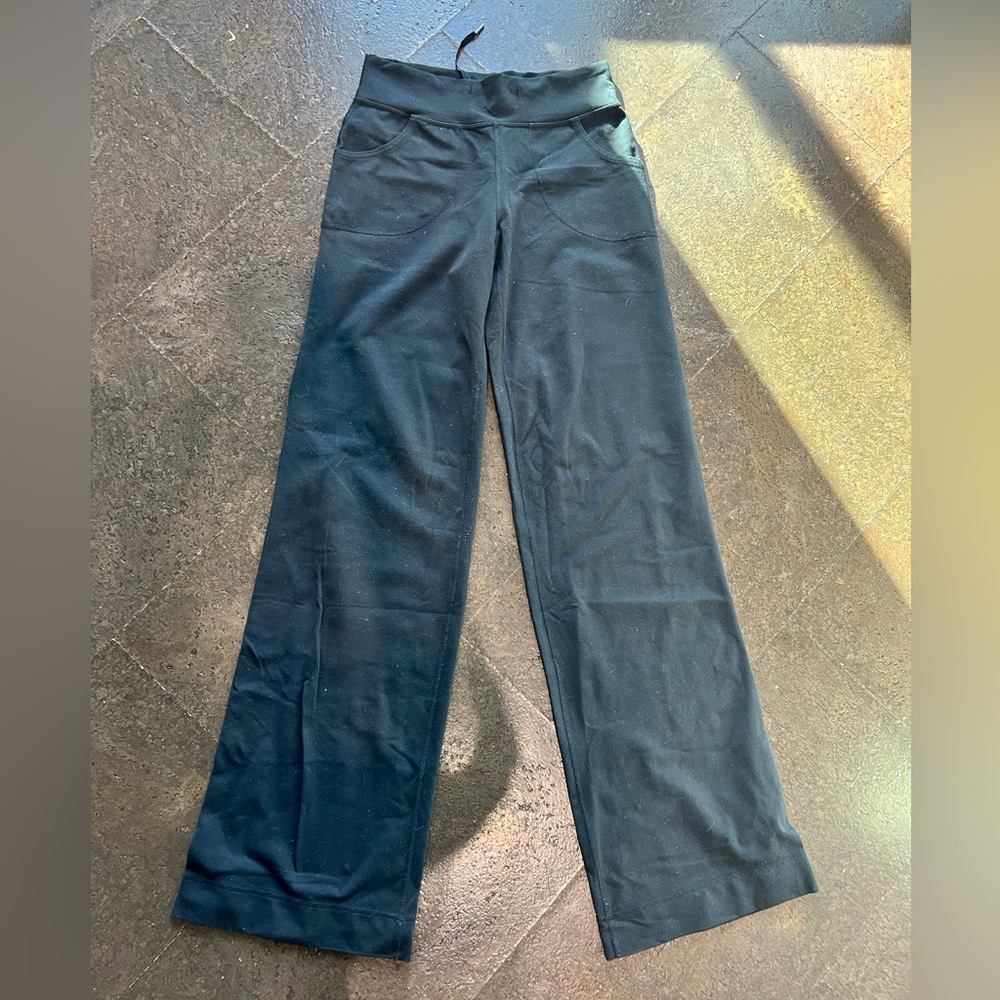 Lululemon size 10 pants